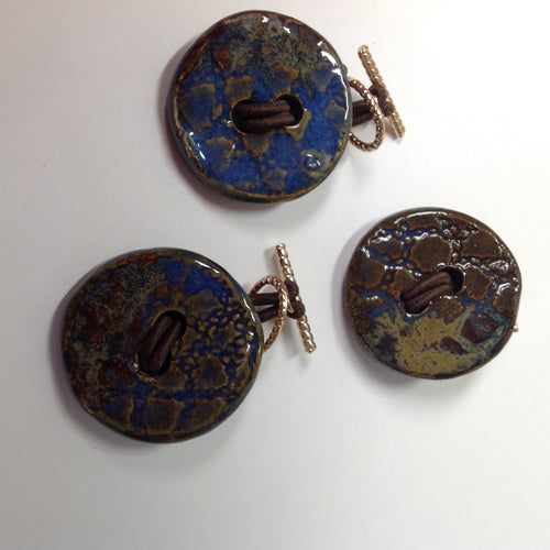 Large Button Tie 231